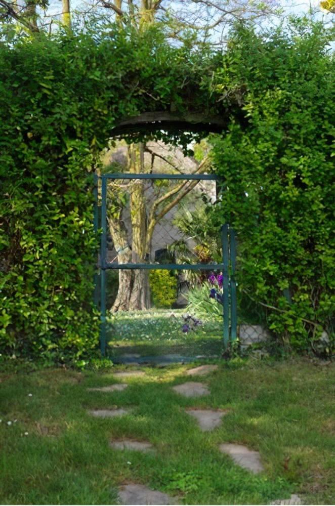 Hotel Domaine Les Feuillants Crouzilles Exterior foto