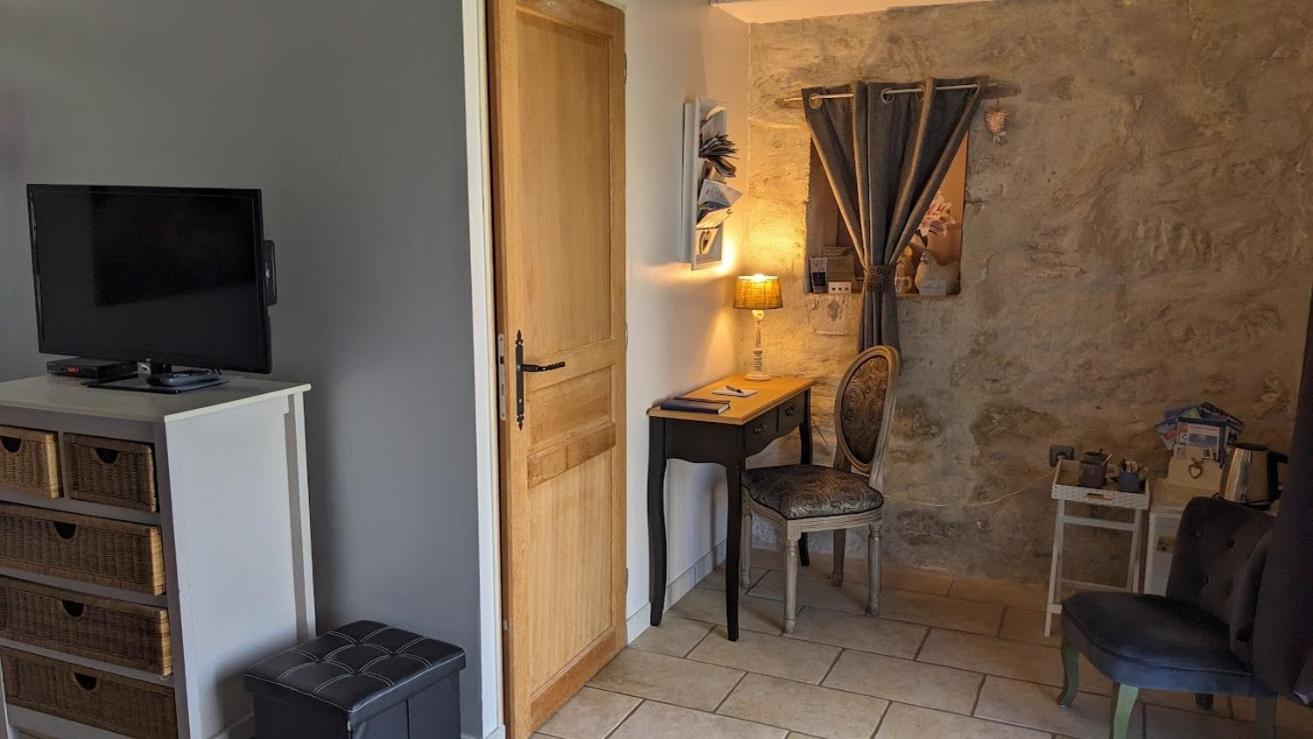 Hotel Domaine Les Feuillants Crouzilles Habitación foto